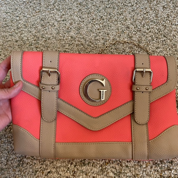 Guess clutch purse - Picture 3 of 3